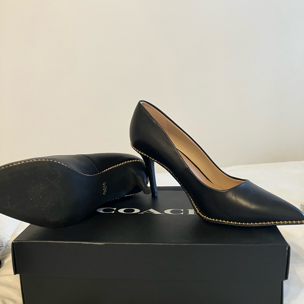 COACH Waverly Signature Pointed-Toe Leather Pumps 8 - Picture 2 of 4
